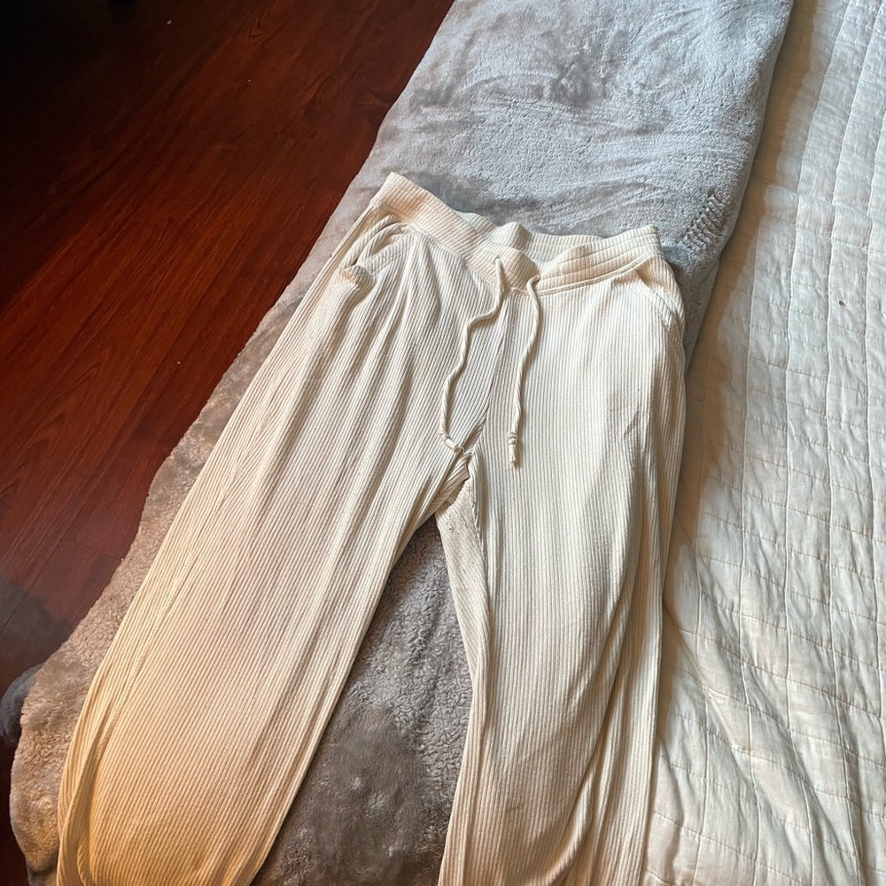 Gilly Hicks Ivory Ribbed Lounge Pants